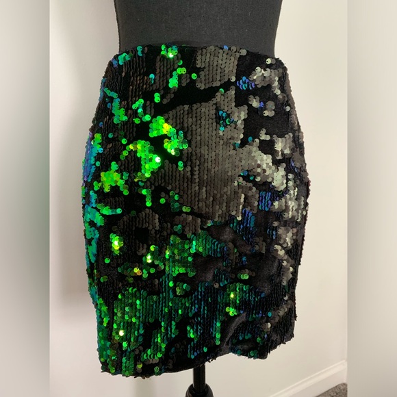 SEQUIN MINI SKIRT MERMAID BLACK AND GREEN - SIZE 6 - Picture 3 of 6